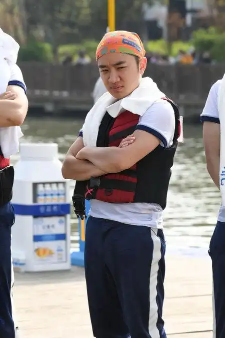 王祖蓝龙舟特训超强节奏感出任灵魂鼓手