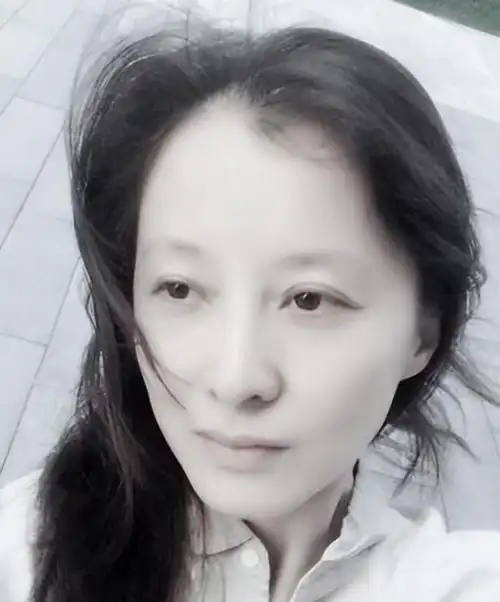 她嫌丈夫丑不想要孩子,丈夫宠爱将245万交给她,女儿如今19岁