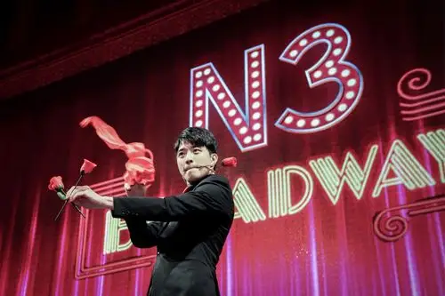 舞台魔术秀-艾斯艺术娱乐公司的表演项目