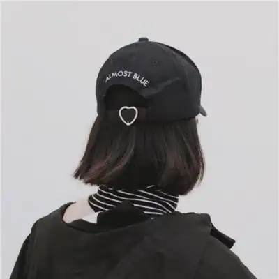 戴帽子女生头像霸气超拽最新2020我没有在等谁也没有谁会来