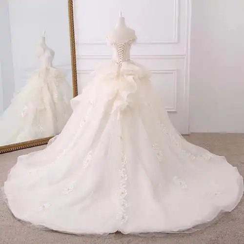 香槟色长拖婚纱,美!