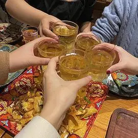 想看大家和朋友的干杯照片