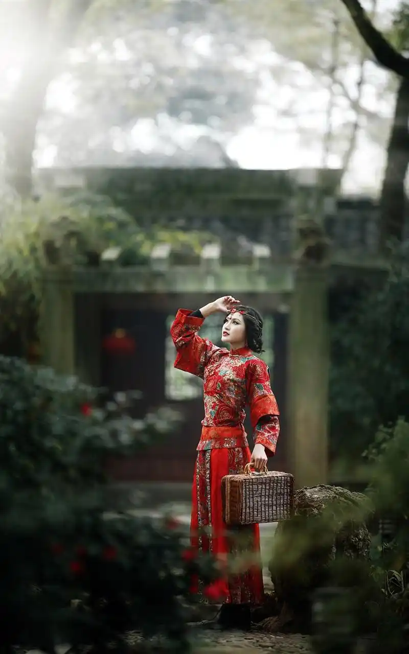 古典美女红衣新娘宽屏手机壁纸下载