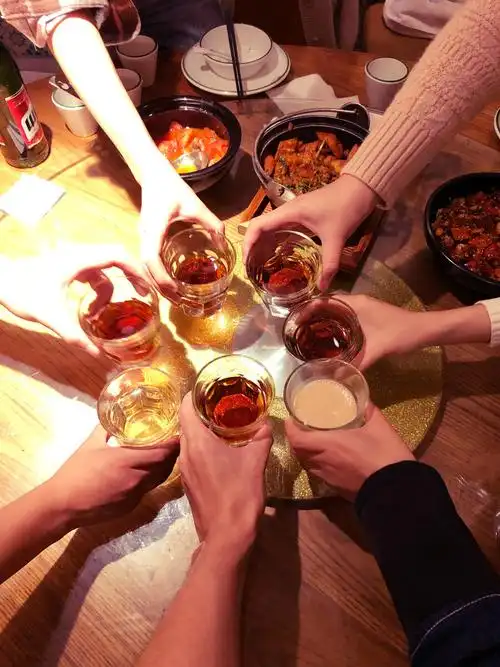 干杯 狂欢 喝酒 聚会 - 黎明破晓这世界 - 图虫