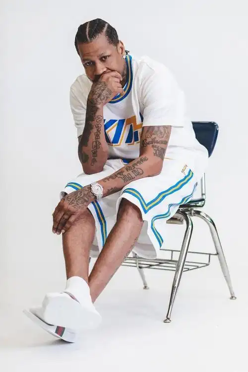 阿伦艾弗森进行演绎kithxmitchellness这次的联名看完就想打球