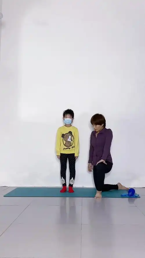 瑜伽#家里孩子膝超伸的调整方案每天不要做太多我们家孩子八岁一组20