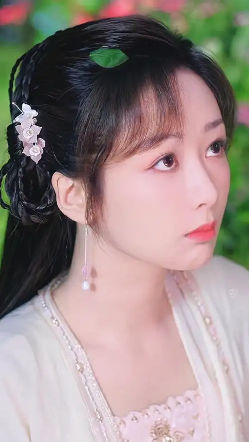 杨紫可爱的呆萌的样子