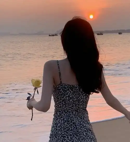 背影女头 | 夕阳下氛围感女生头像_漂亮_网络综合_微信