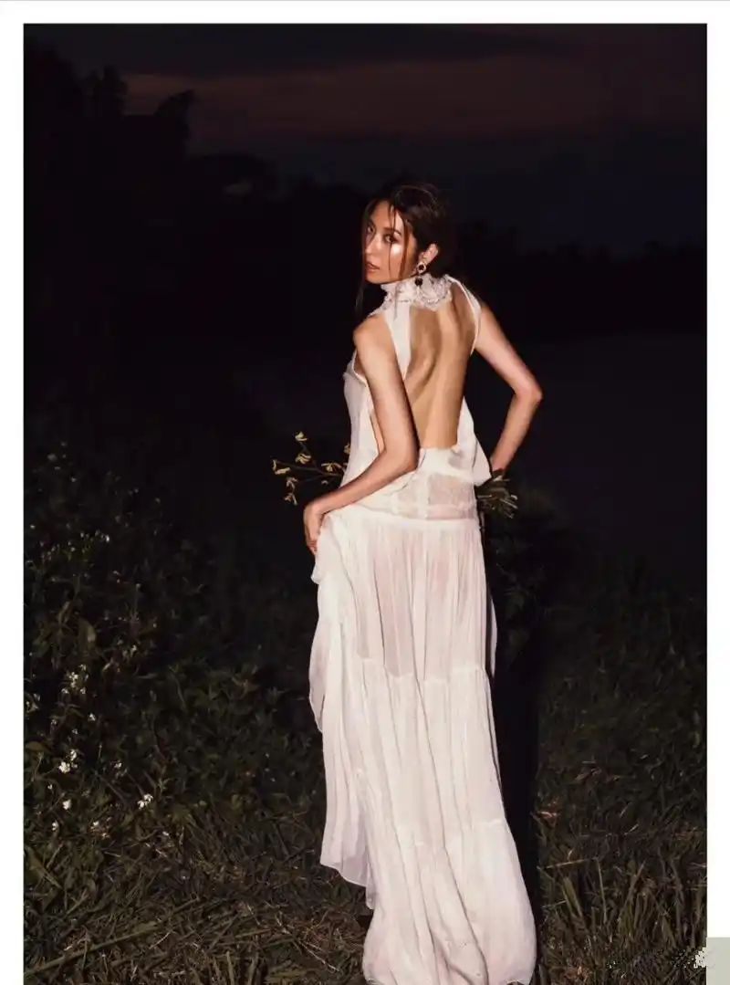 出水芙蓉陈自瑶