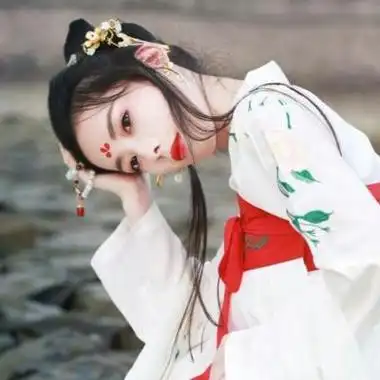 高清的古风女生真人头像初见与别辞