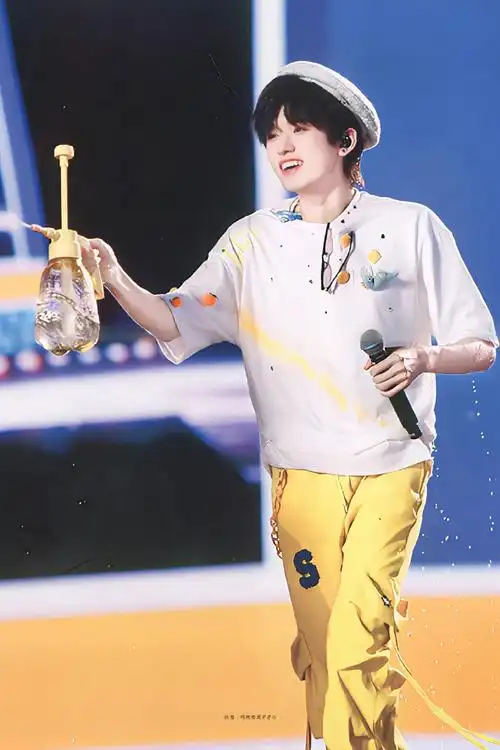 宋亚轩·楼间楼    " 会一直是向上的太阳!"77