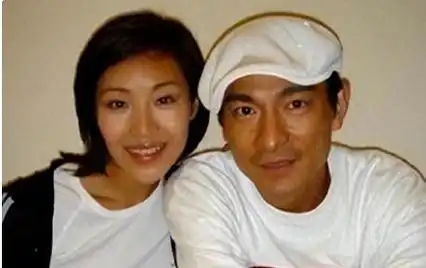 她默默的守护刘德华25年,甘愿仅当舞台华嫂,朱丽倩也丝毫不介意