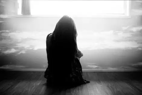 成年人的崩溃,往往只在一瞬间