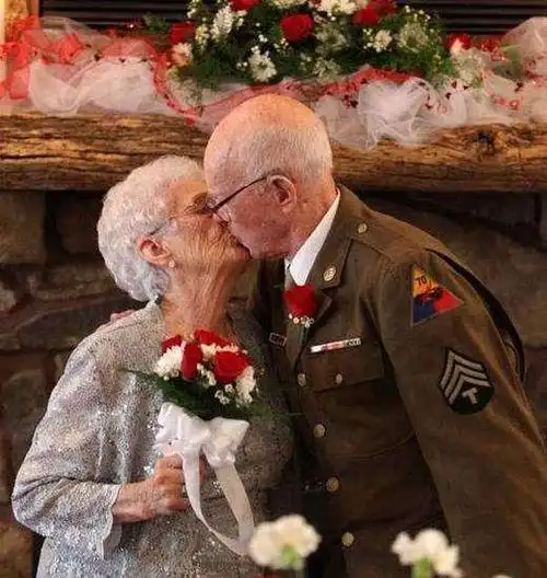 老两口对对子太有才了