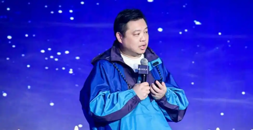 在灵河文化制作项目中,白一骢多担任出品人,总制片人.