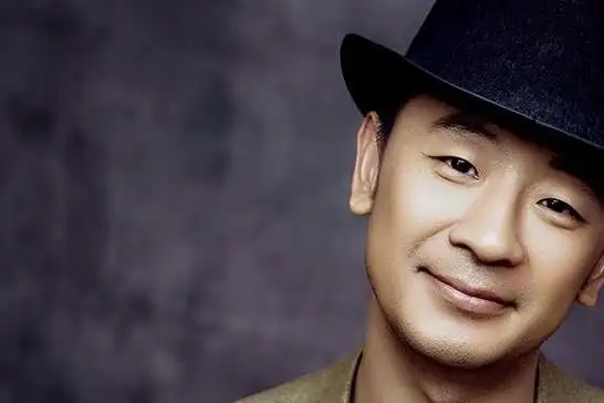 曲栅栅:嫁给落魄黄海波,凭《狂飙》走红,养夫8年改写人生篇章