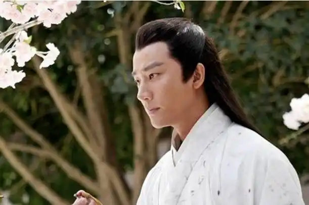 白居易:来如春梦几多时,去似朝云无觅处