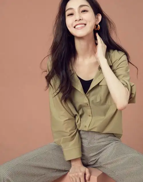 范玮琪温柔性感杂志写真图片