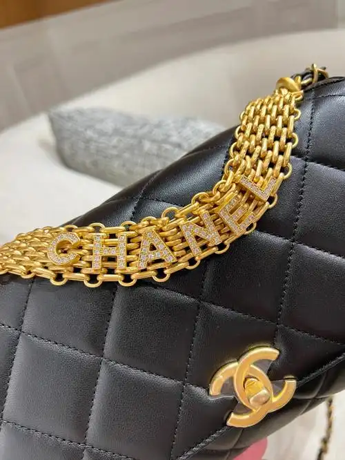 chanel2022s新款水钻链条口盖包