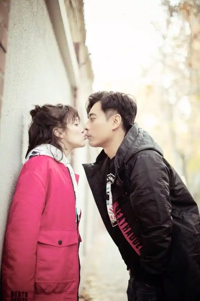 五对明星夫妻秀恩爱,陈晓太甜蜜!朱亚文太撩人