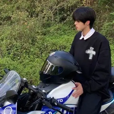 高清文艺范的帅气清新帅哥图片头像