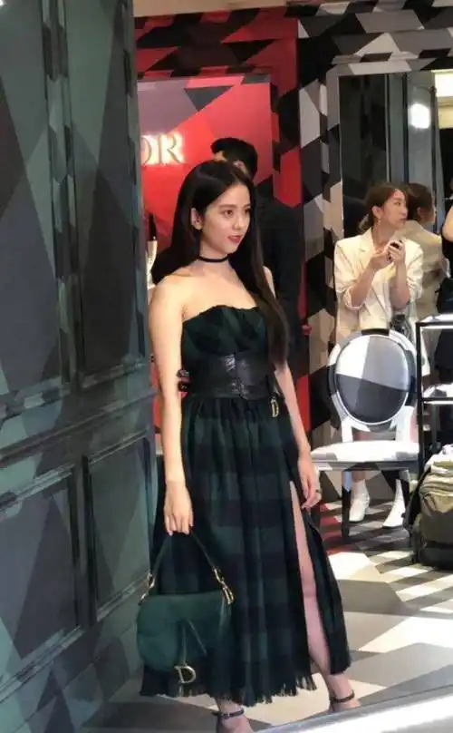 金智秀变胖副乳明显?