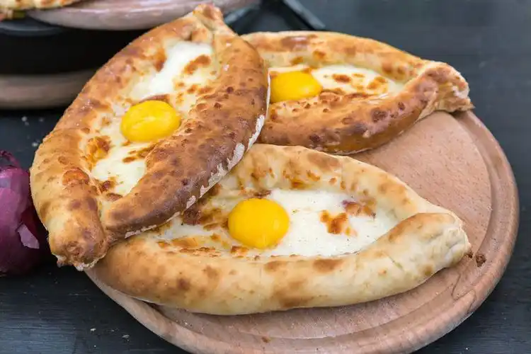 fishtowns latest unusual offering is a georgian dinner theater