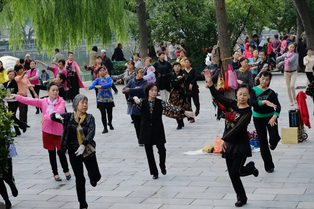 冬天去跳广场舞,不注意这5点趁早别出门!小心受伤!