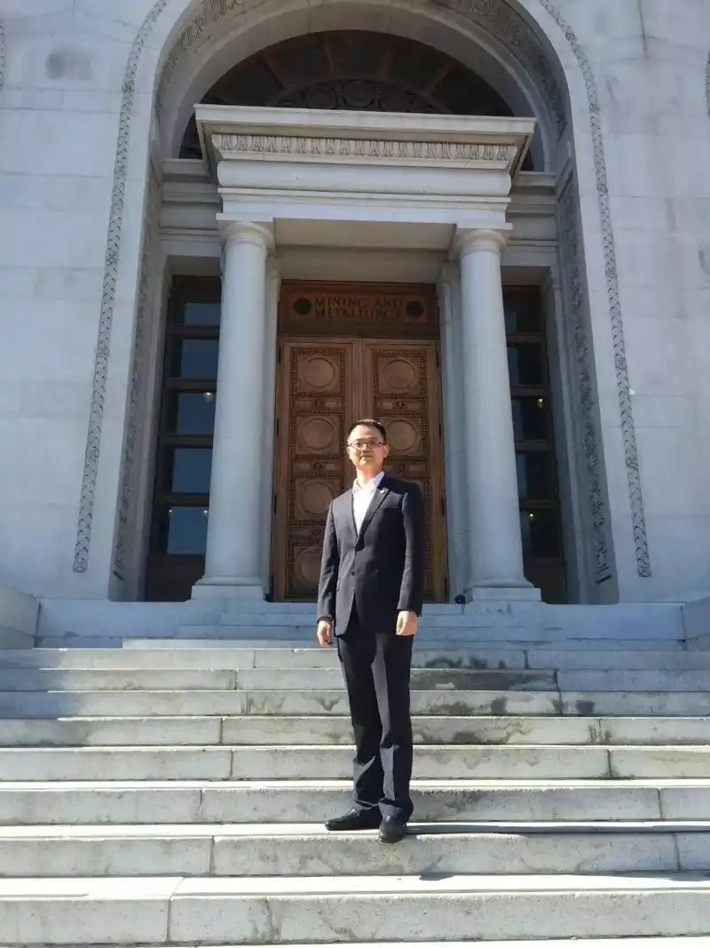 十佳研究生辅导员拟获得者简介 沈逸超   新闻学院2