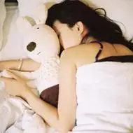 女生躺着的头像唯美唯美好看的头像女躺着倒着的图片