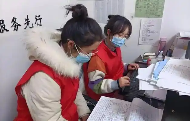 如果我说社区工作者最大的愿望是涨工资和落编应该没有人反对吧