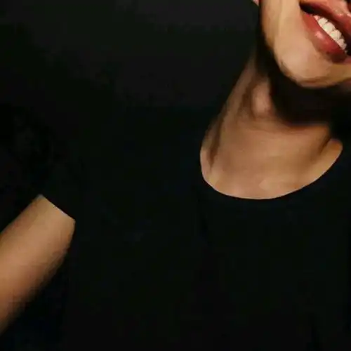 喉结不明显的男生是什么原因