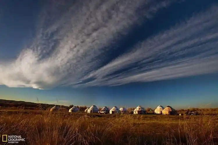 哈萨克国家地理:阿勒泰草原美景(图集)
