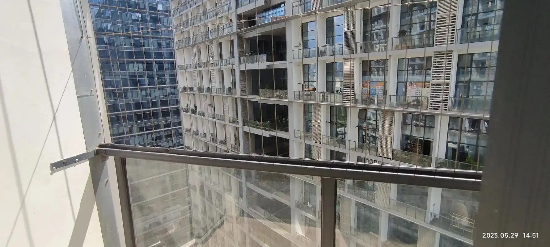 绿地中央广场大单间出租 青秀万达商圈.东葛路绿地中央广场 大 - 抖音