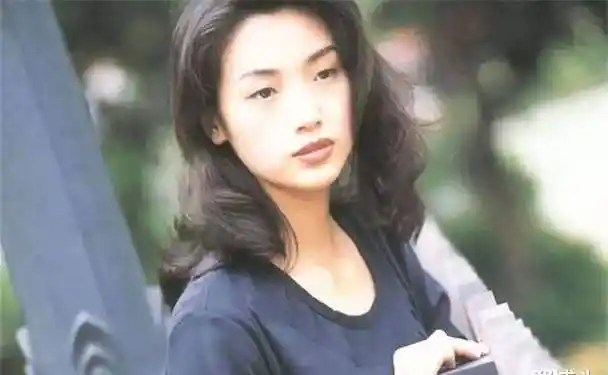 喜欢吴倩莲的观众其实有不少,只不过她比较早就选择了淡出娱乐圈,2011