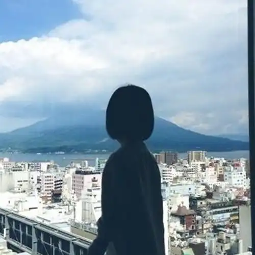 短发背影头像真实照片霸气