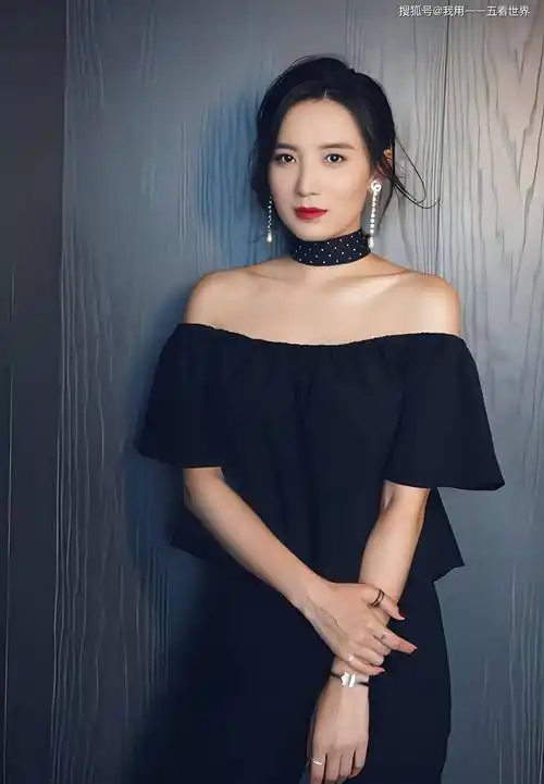 顶不住啊顶不住!人间尤物!宋佳写真赏_身材_魅力_休闲