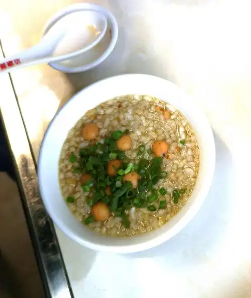 "爽神汤"是乾隆皇帝御赐的,那是因为恭城油茶具有消食健胃,驱湿避瘴之