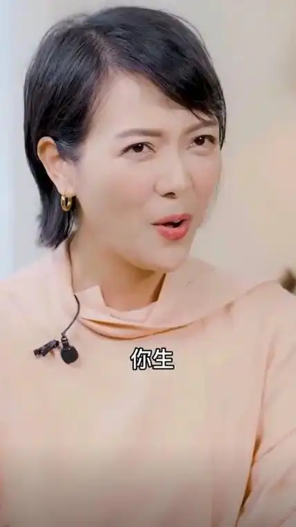 近照知性优雅撞脸高圆圆,年近半百仍美的自信|白皙|模特|杨乐乐|大陆