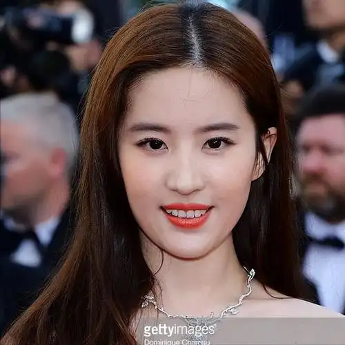 表面是艺人实际上家世显赫的7位女星个个根正苗红没人敢惹