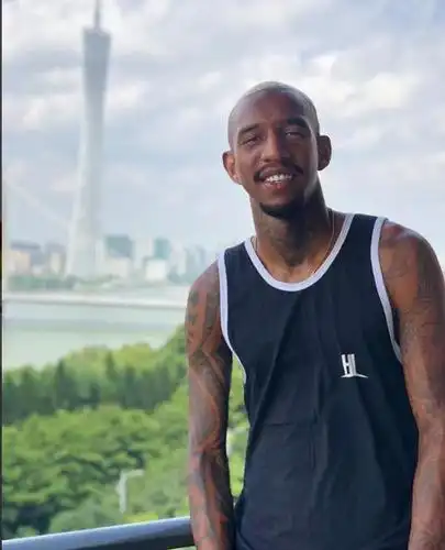 官方宣布与巴西国脚安德森·塔利斯卡(anderson talisca)正式签约