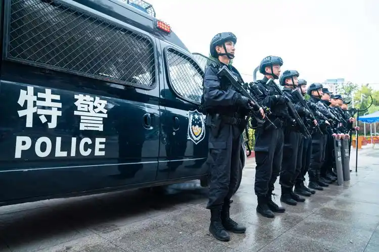 公安阎良分局巡特警大队队伍正规化建设一直在路上