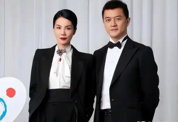 窦靖童:妈妈过的衣食无忧,但落魄的父亲,却是我每天的心病