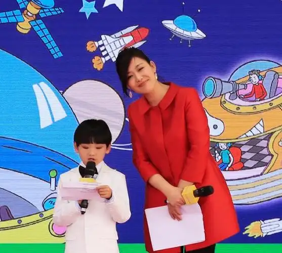 央视主播郑丽赵普的妻子是谣言37岁低调做妈妈嫁普通丈夫