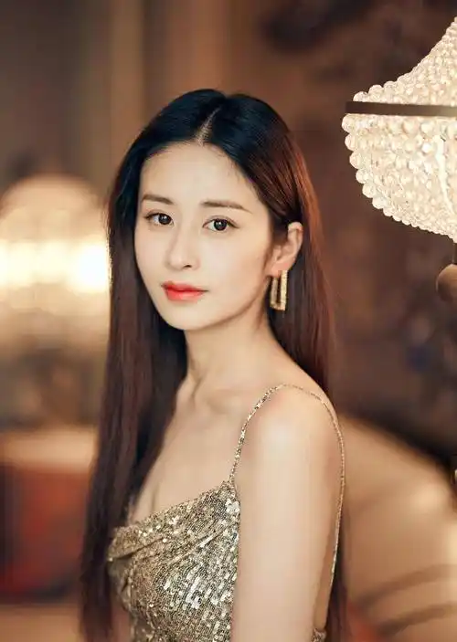 原创颖儿穿吊带裙时尚妖娆130斤瘦回90斤逆袭成功努力的姑娘最美