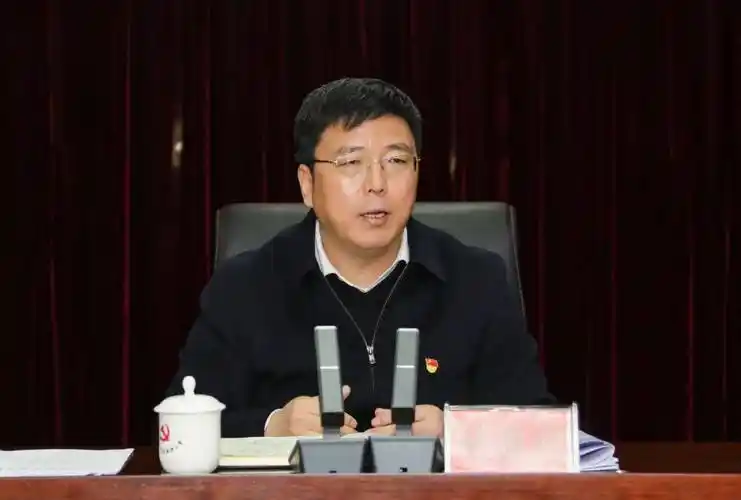 胡敬斌主持召开县委专题会议_威宁_支持_发展