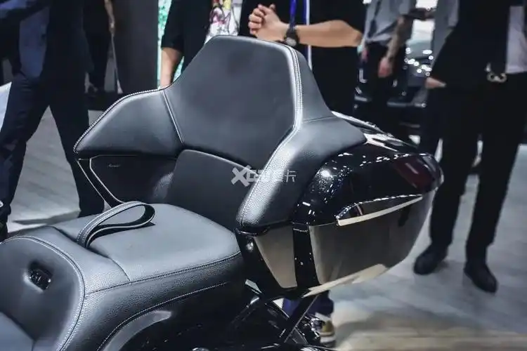 明抢哈雷饭碗宝马r18transcontinental静评