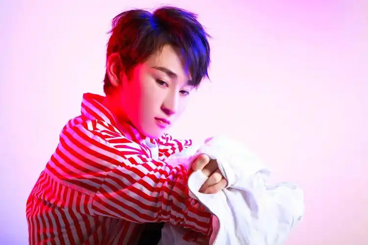 初恋心电图00后歌手上官曦羽全新上线