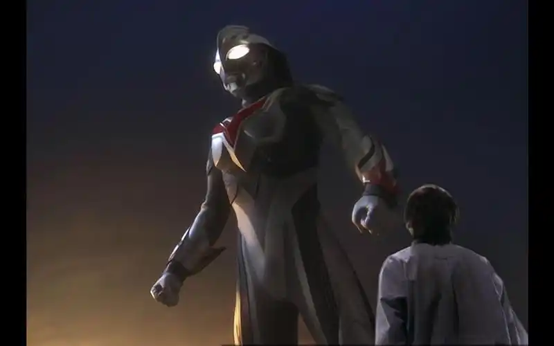 [1080p]奈克瑟斯奥特曼中最震撼场面,银色巨人从天而降,神圣的身姿