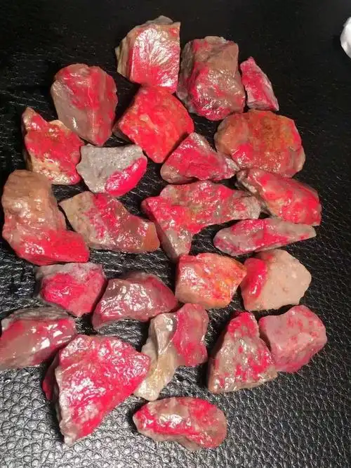 鸡血石的特色及优点